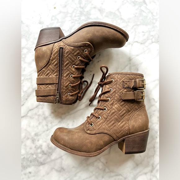 Roxy Womens Vargas Low Brown Buckle Cuban Heel Boots, Size 6, NEW - Picture 2 of 14